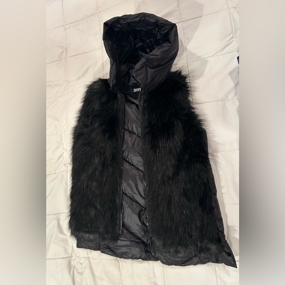 DKNY
Faux Fur Hooded Puffer Vest - Picture 2 of 6